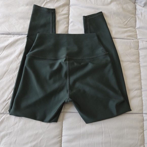 Alo Yoga Airlift High-Waisted Leggings - Picture 4 of 7